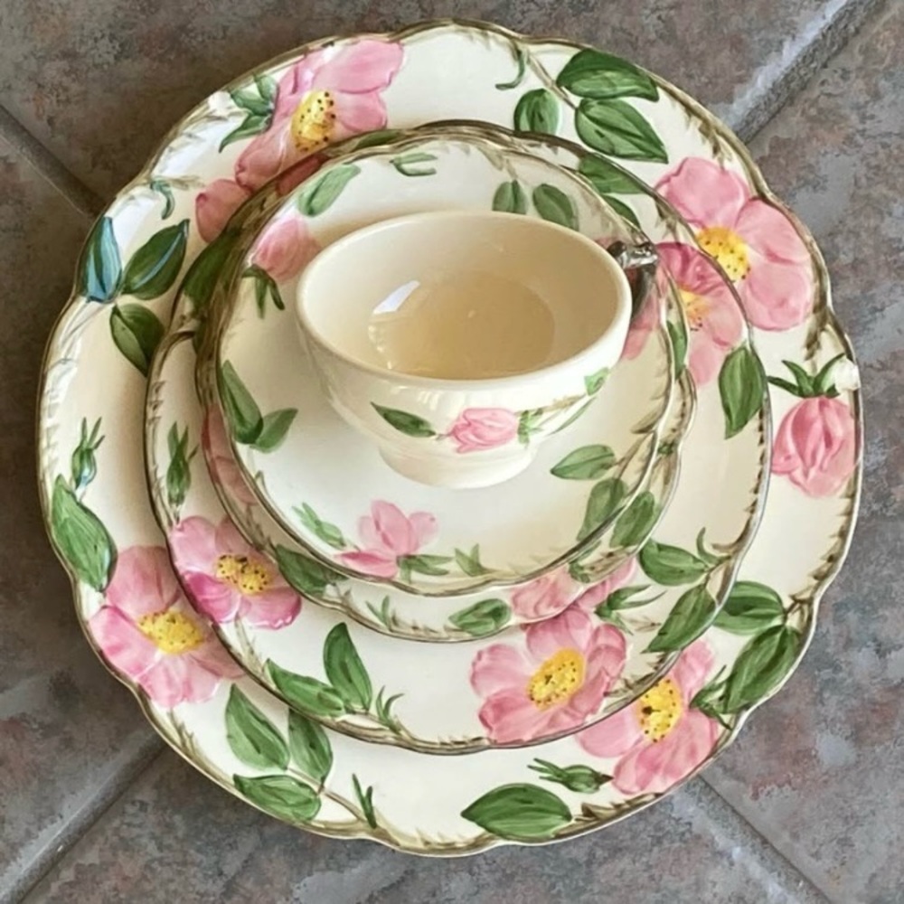 ‼️SOLD‼️Vintage (60.70’s) Desert Rose 5 Piece Place Setting (b)